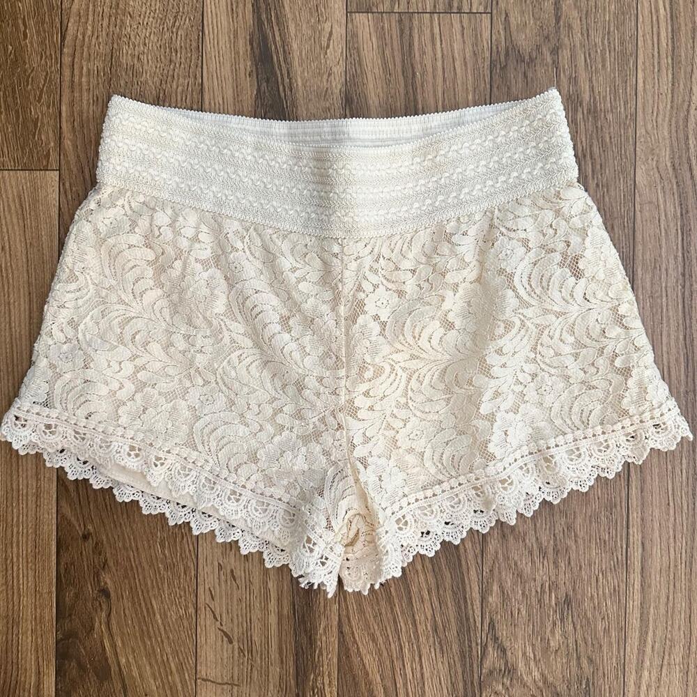 Ambiance cream lace mini shorts - Picture 1 of 2